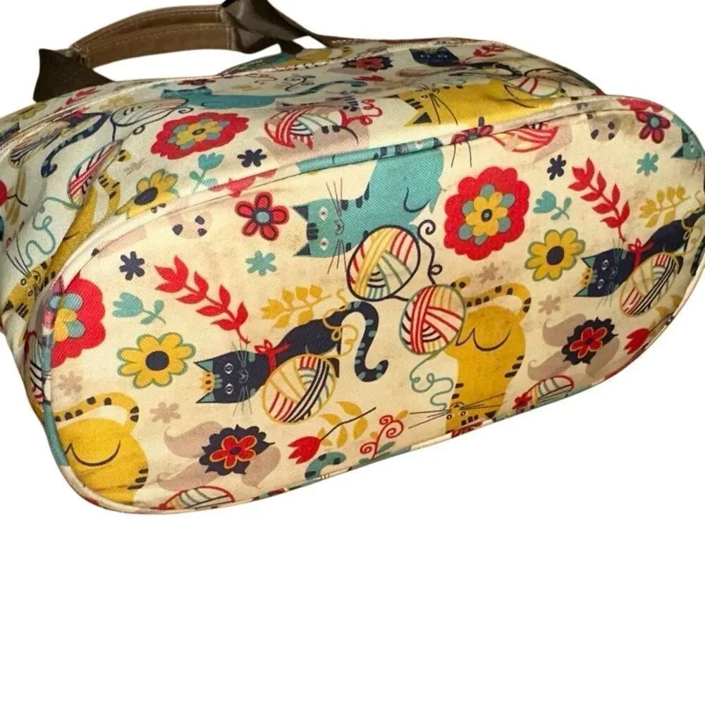 Lily Bloom insulated lunch bag Furry Friends kitty cats adorable friends on it